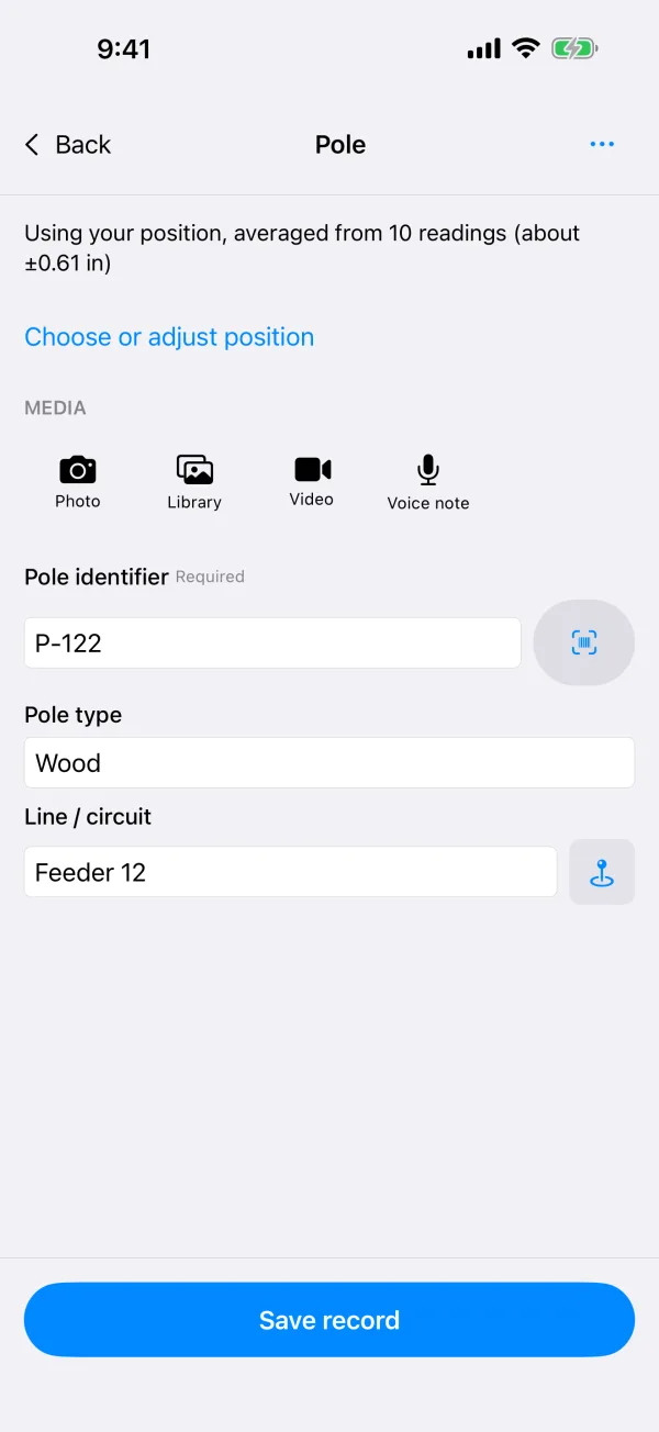 A new pole's form at an averaged RTK position, with its identifier, pole type and line filled in